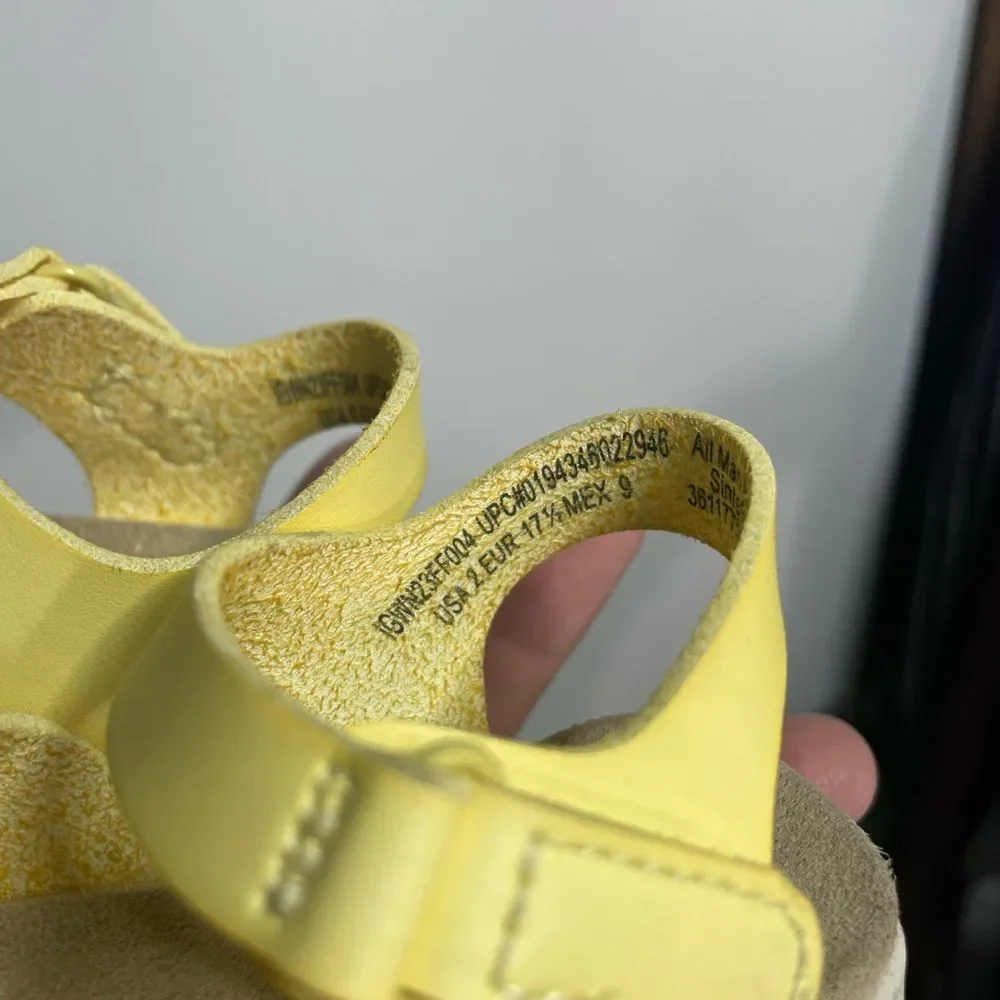 5 for $25🔥Wonder Nation‎ Pale Yellow Strappy Sandals Baby Size 2